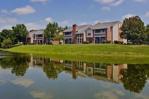 39 Stirling Ln Apartment for rent in Willowbrook, IL