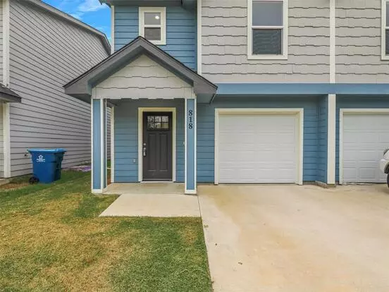 818 W Walker St Apartment for rent in Denison, TX