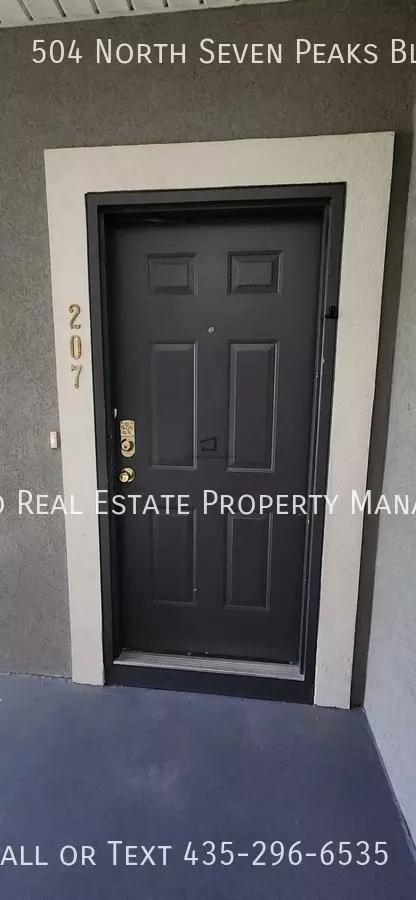 504 N Seven Peaks Blvd House for rent in Provo, UT