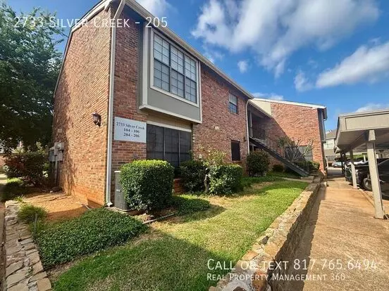 2733 Silver Crk Apartment for rent in Arlington, TX