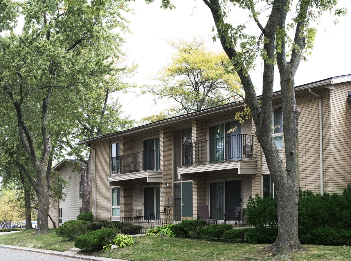 Sunset Plaza Apartments 12063 S Saginaw St Grand Blanc, MI