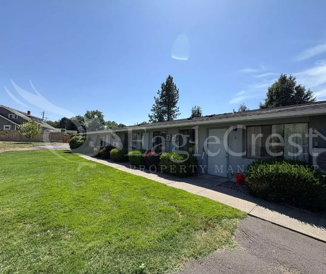 1037Puff Apartment for rent in College Place, WA