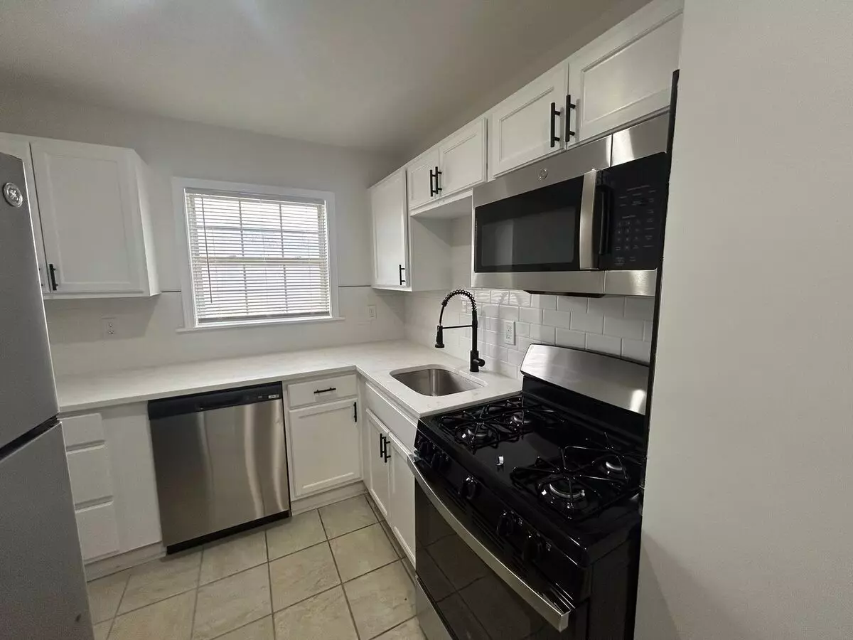 Gregory Apartment for rent in Kansas City, MO