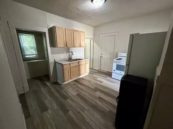 1713 51st Pl Apartment for rent in Kenosha, WI