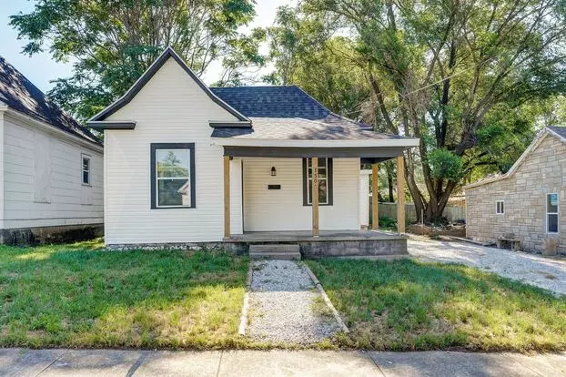 3 Bedroom, 1 Bathroom Remodeled House! Apartment for rent in Springfield, MO