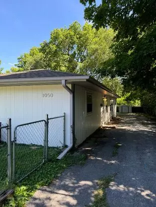 1050 W Elm St Apartment for rent in Springfield, MO