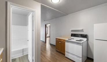 403 1/2 Garfield St S Apartment for rent in Tacoma, WA
