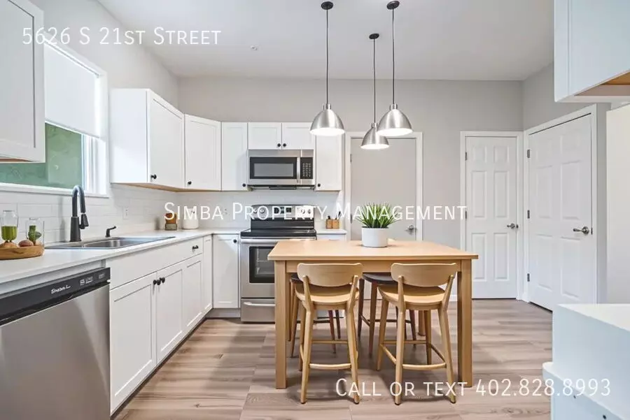 5626 S 21st St House for rent in Omaha, NE