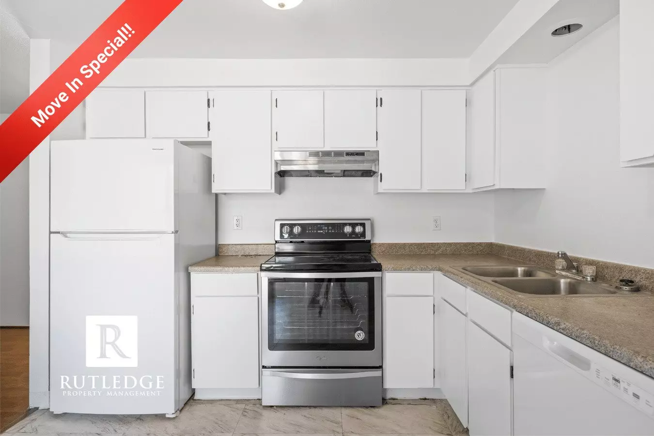 320 Independence Cir Apartment for rent in Phoenix, OR