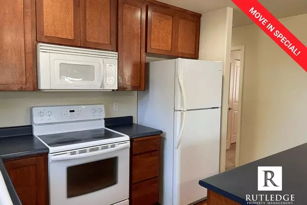 Quiet Cul-de-sac Upstairs Living Apartment for rent in Central Point, OR Quiet Cul-de-sac Upstairs Living Apartment for rent in Central Point, OR
