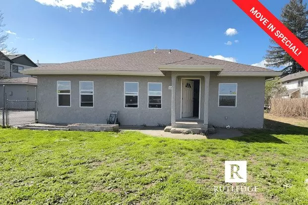 3 Bedroom House In Central Point! Apartment for rent in Central Point, OR 3 Bedroom House In Central Point! Apartment for rent in Central Point, OR