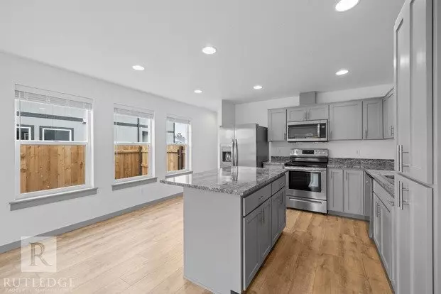 Beautiful New 3 Bedroom Townhome Apartment for rent in Medford, OR Beautiful New 3 Bedroom Townhome Apartment for rent in Medford, OR
