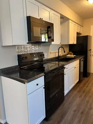 Remodeled 2 Bedroom, 1 Bathroom Duplex Apartment for rent in Springfield, MO