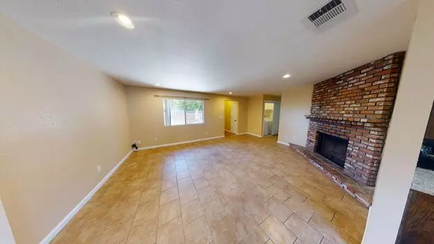 9th St Apartment for rent in Clovis, CA