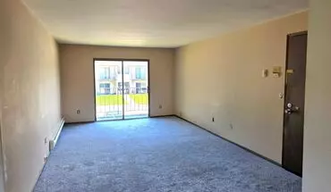 4 of 9 1357 Meadowcreek Dr Apartment for rent in Pewaukee, WI