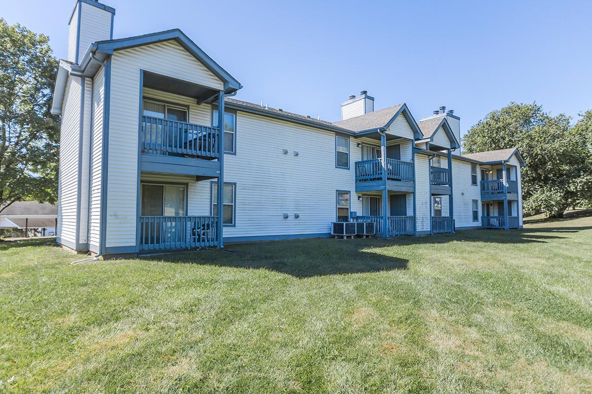 Bridgeport Apartments 8426 E 108th St Kansas City, MO