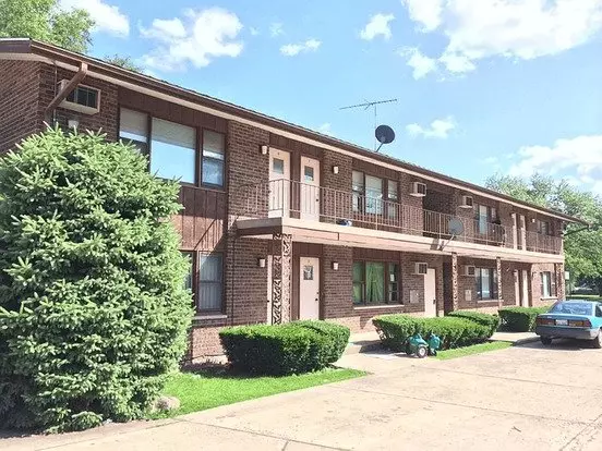 1596 Mark Ave Apartment for rent in Elgin, IL