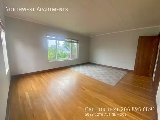 5042 12th Ave NE Apartment for rent in Seattle, WA