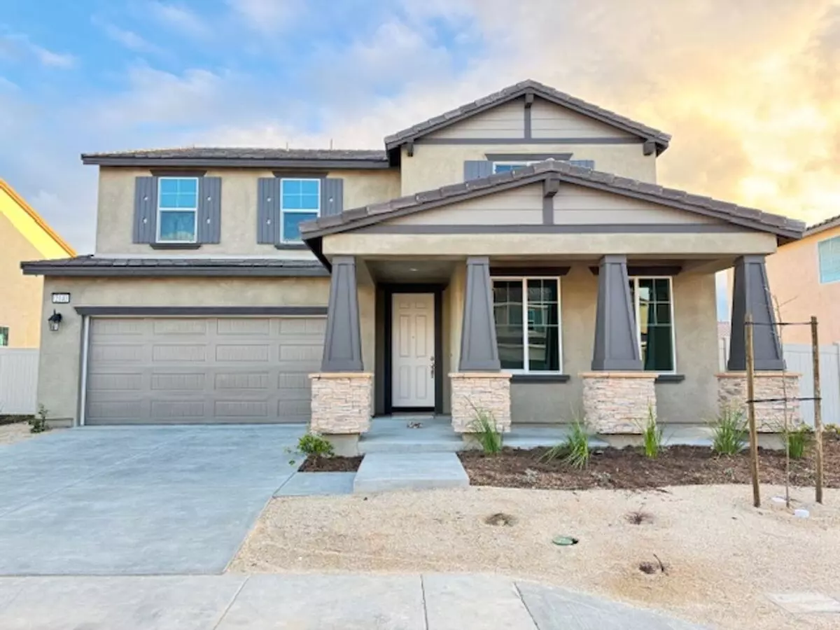 Newly Built 5 + 3 With Solar! $3500 House for rent in Lancaster, CA