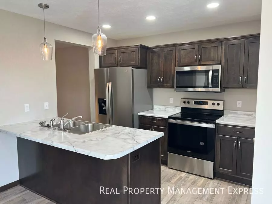 9439 W Dolores Dr House for rent in Sioux Falls, SD
