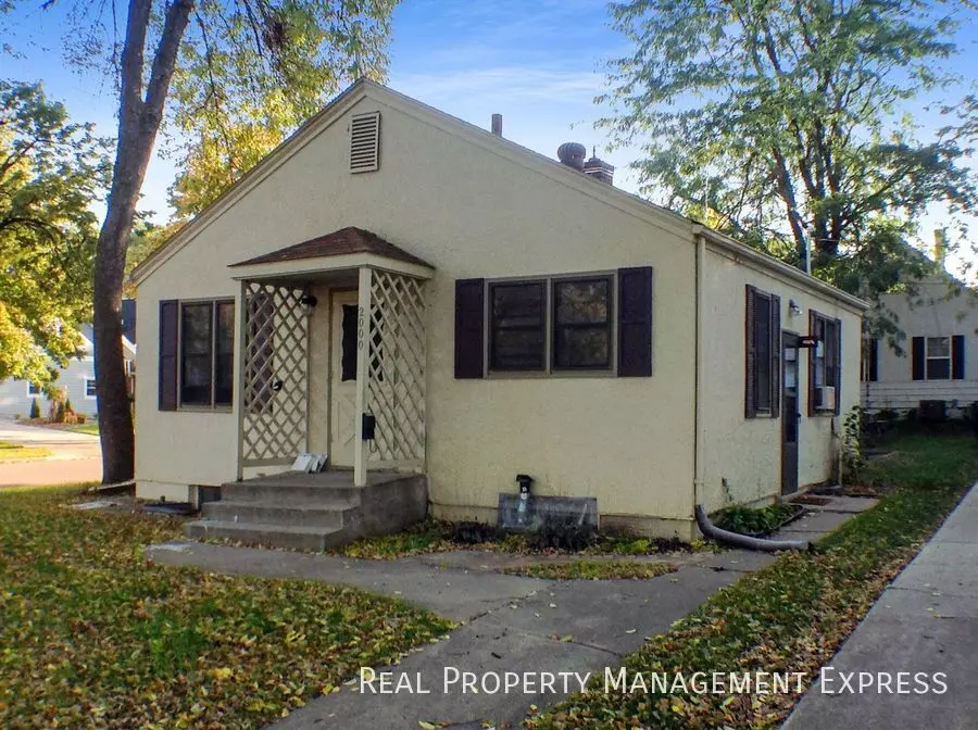 2000 S 5th Ave House for rent in Sioux Falls, SD