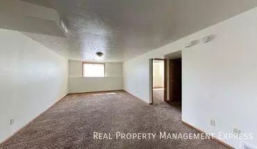 5 of 8 1804 E 12th St House for rent in Sioux Falls, SD