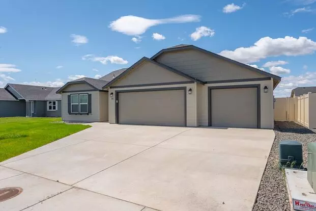 Charming 3 Bedroom Home Apartment for rent in Moses Lake, WA