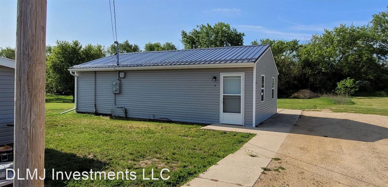 617 Daysville Road, Oregon, Il 3 Apartments Oregon, IL