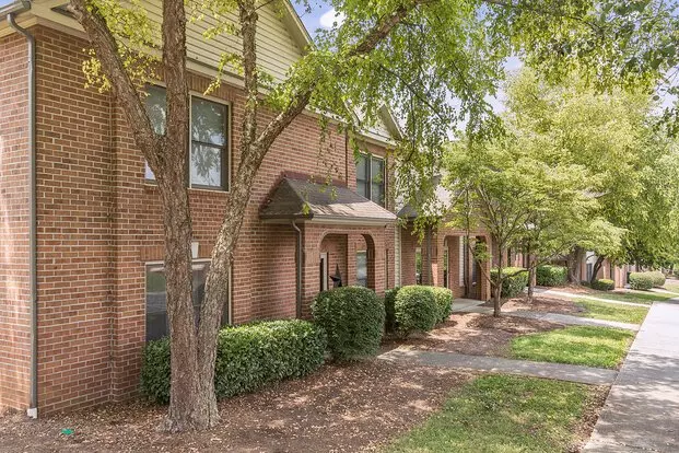 Derby Run Apartment for rent in Farragut, TN