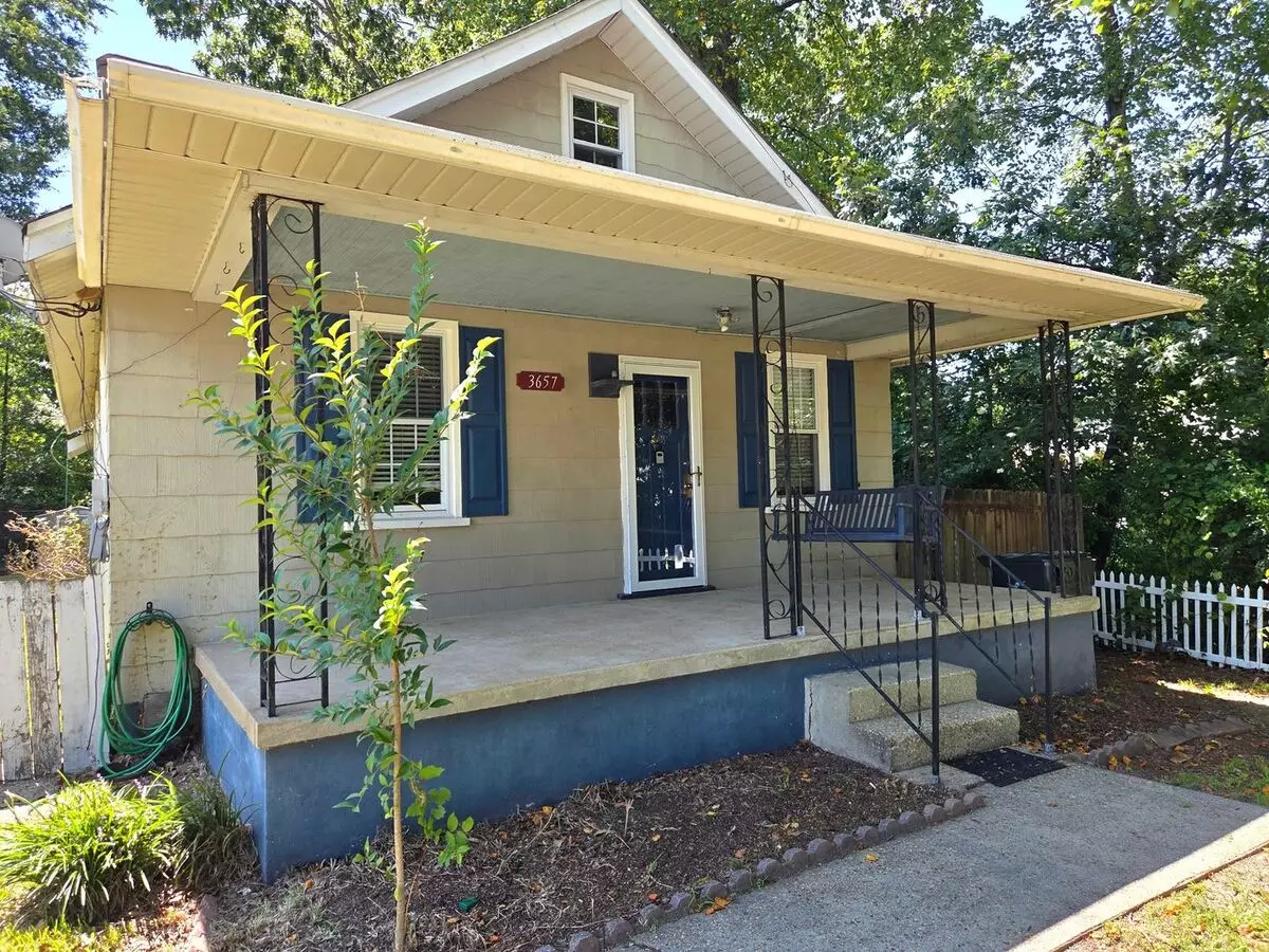 3bd/1ba Cottage On Private Street With A Spacious Fenced In Yard House for rent in Norfolk, VA