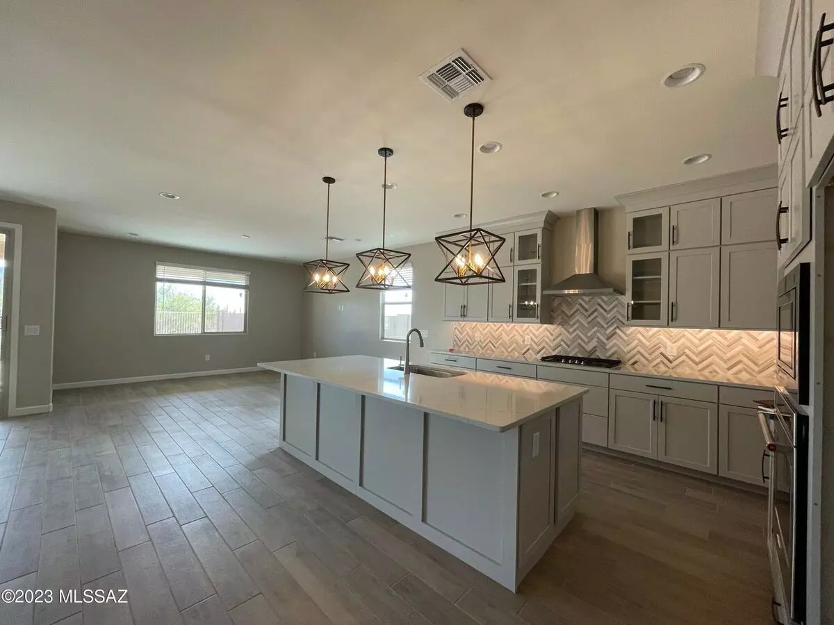4 Bed / 3 Bath Energy-efficient Home! Highly-desired Community, Saguaros Viejos,in Oro Valley. House for rent in Tucson, AZ