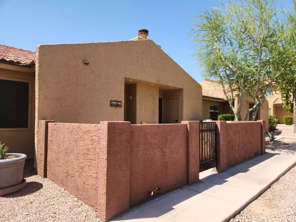 Modern 2-bedroom Apartment Located In Phoenix - Immediate Move In House for rent in Phoenix, AZ