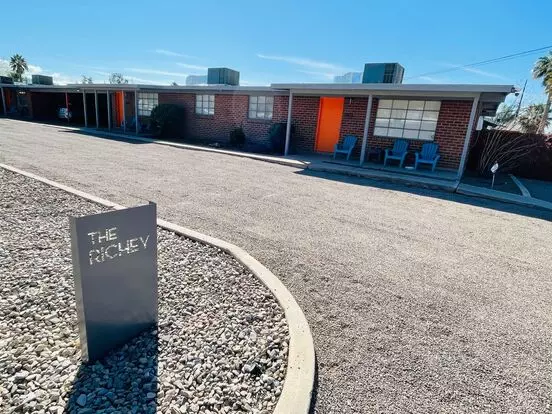Mid-century Modern Style Two Bedroom W/ A/c And Yard At The Richey!! Apartment for rent in Tucson, AZ Mid-century Modern Style Two Bedroom W/ A/c And Yard At The Richey!! Apartment for rent in Tucson, AZ