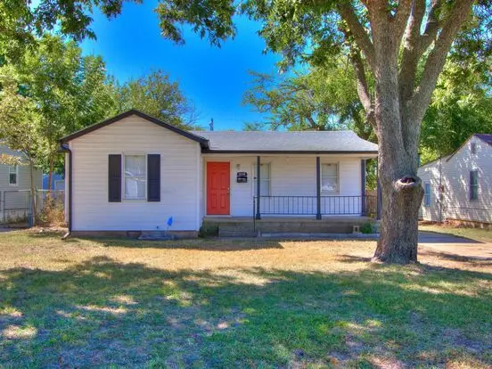 Charming 2 Bed 1 Bath Home With Many Updates! Apartment for rent in Midwest City, OK