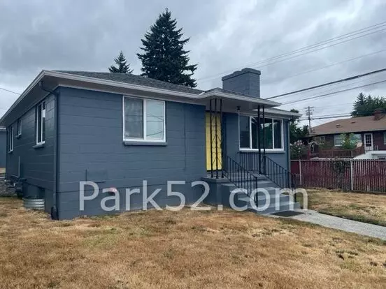 Tacoma Single Family 2 Bedroom 1 Bath With Fully Fenced Yard! Apartment for rent in Tacoma, WA
