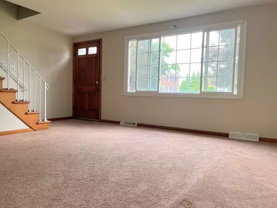 33 Oakridge Dr Apartment for rent in West Seneca, NY