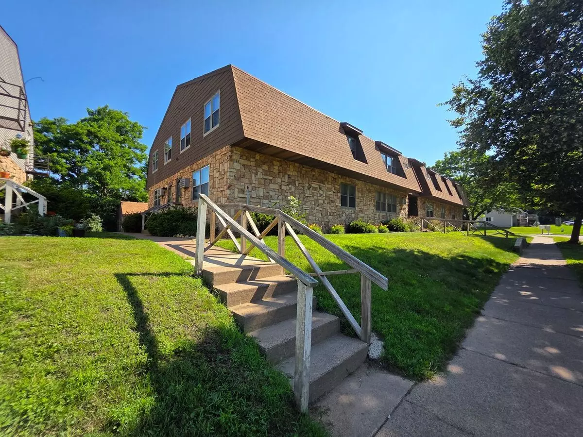 4932 Coventry Ct Apartment for rent in Eau Claire, WI