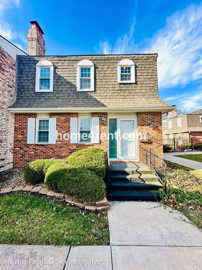 9567 Perry Ln House for rent in Overland Park, KS