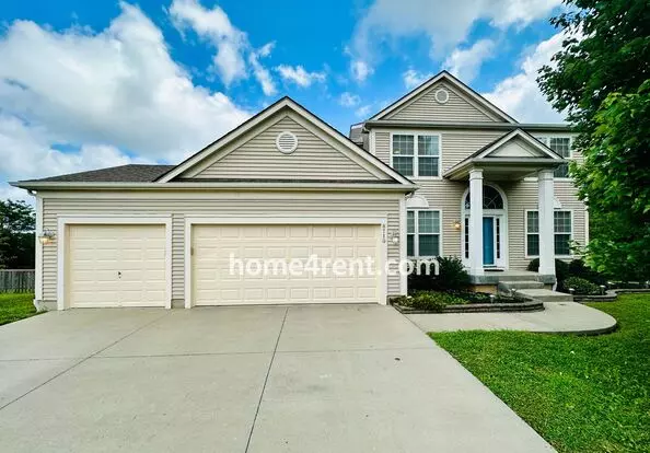 Wood Floors, Open Layout, Plenty Of Natural Light, And Fenced Yard! Apartment for rent in Lenexa, KS