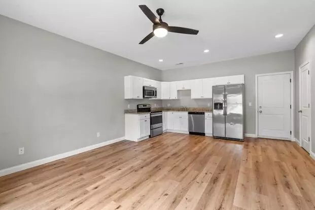 Devil's Glen Townhomes Apartment for rent in Bettendorf, IA Devil's Glen Townhomes Apartment for rent in Bettendorf, IA
