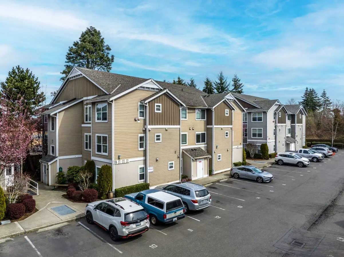 2 of 4 11050 16th Ave SW Apartment for rent in Seattle, WA