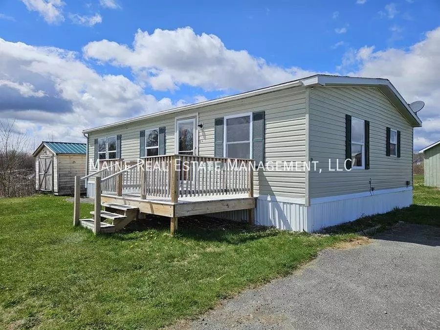 113 H St House for rent in Pittsfield, ME