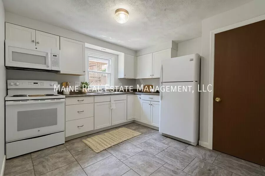 7 Gilchrest St Apt Thomaston Apartment for rent in Thomaston, ME