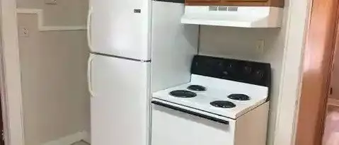 2 of 3 1521 11th St Apartment for rent in Charleston, IL