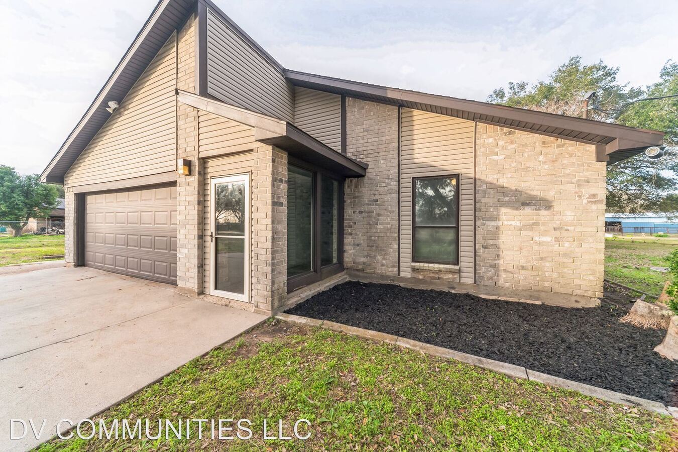 2557 County Rd Alvin, TX House for Rent Rentable