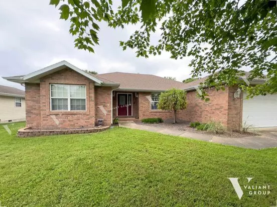 Charming 3-bedroom, 2-bathroom Home East Of Springfield Apartment for rent in Springfield, MO Charming 3-bedroom, 2-bathroom Home East Of Springfield Apartment for rent in Springfield, MO