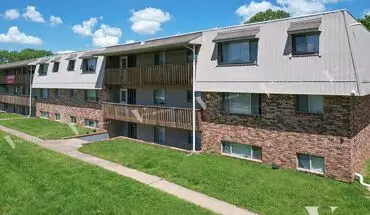 3 of 18 2107 E Cherry St Apartment for rent in Springfield, MO