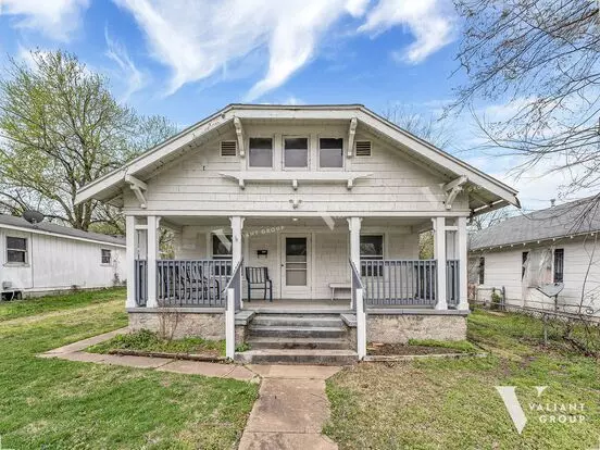 Charming 2-bedroom, 1-bathroom House For Rent In Doling Park Neighborhood Apartment for rent in Springfield, MO