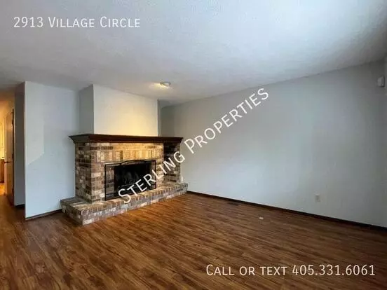 2913 Village Cir Apartment for rent in Edmond, OK
