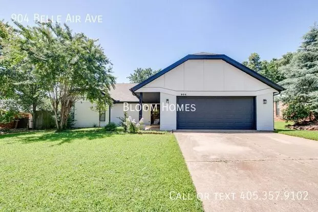 904 Belle Air Ave Apartment for rent in Edmond, OK